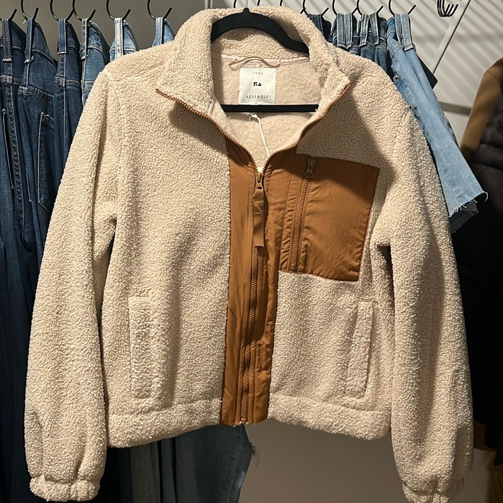 Medium Free Assembly Camel Teddy Jacket